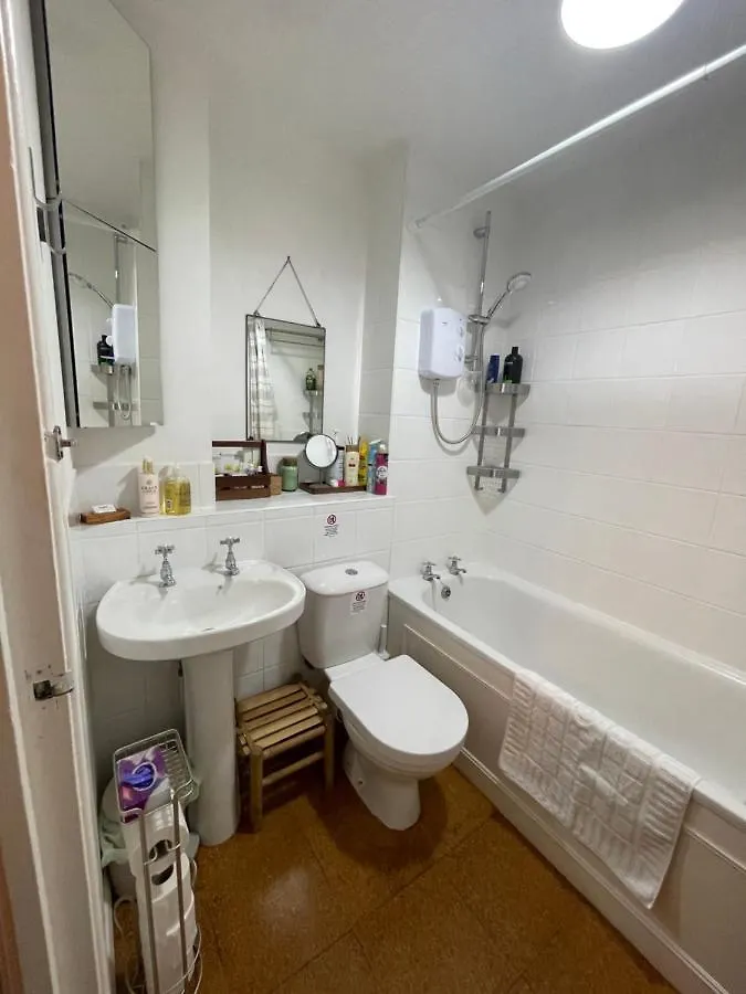 Grundy House Apartment Uxbridge