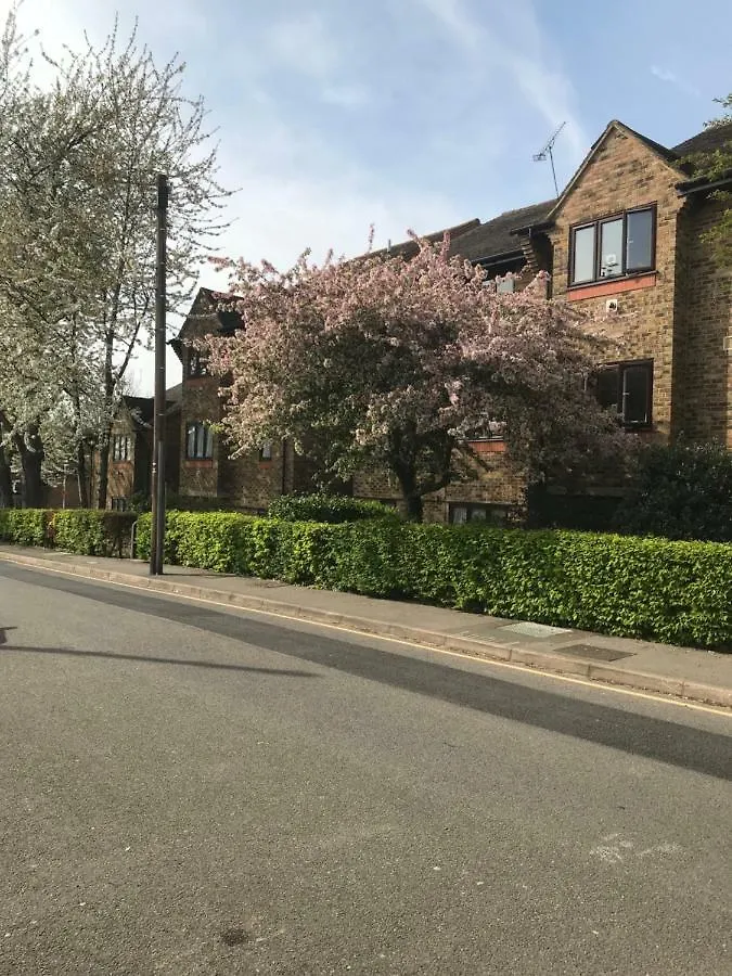 Grundy House Apartment Uxbridge