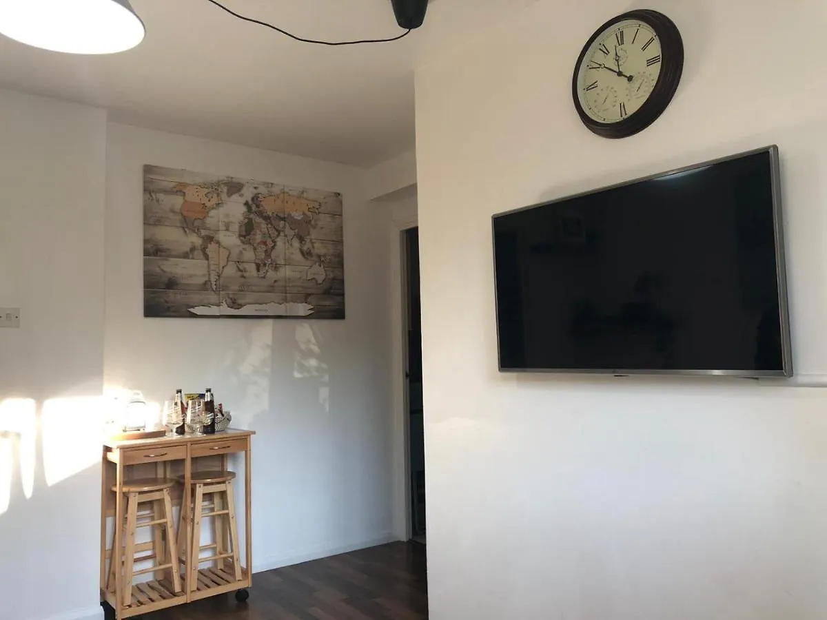 Grundy House Apartment Uxbridge