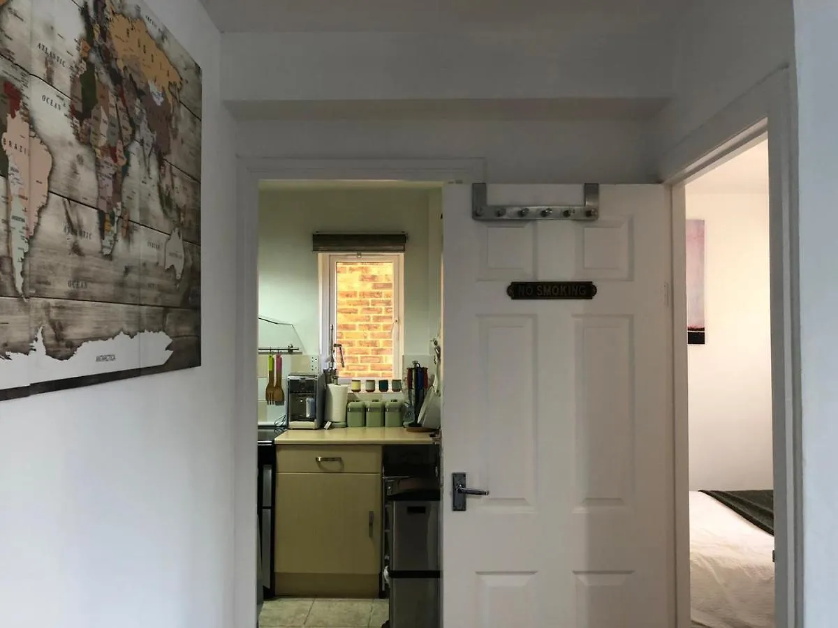 Grundy House Apartment Uxbridge