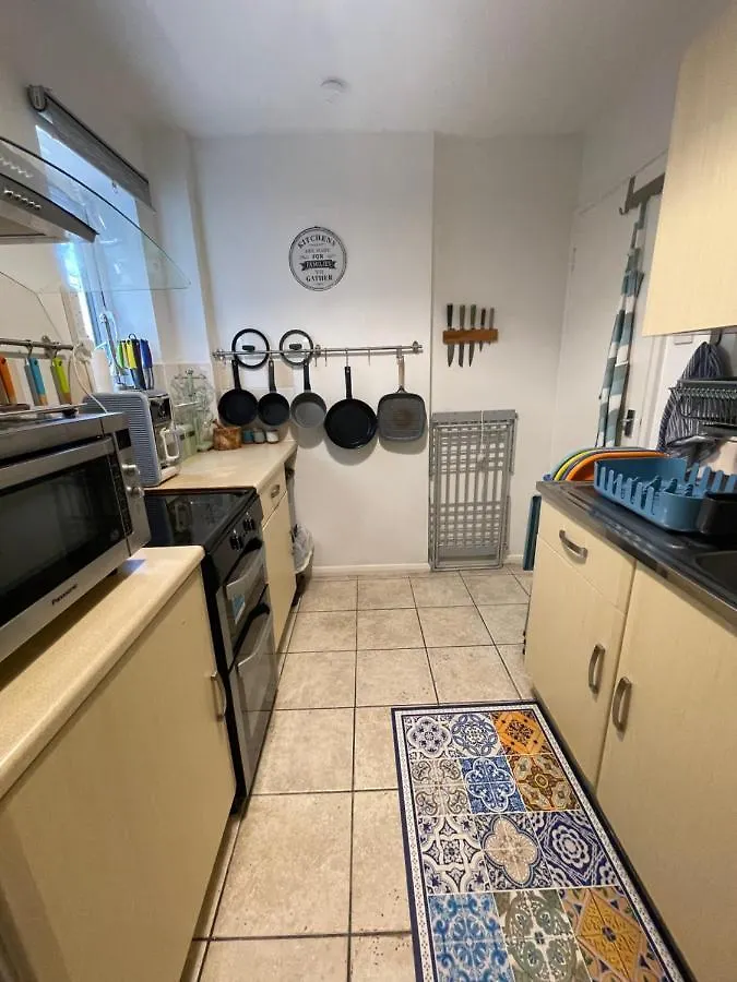 Grundy House Apartment Uxbridge