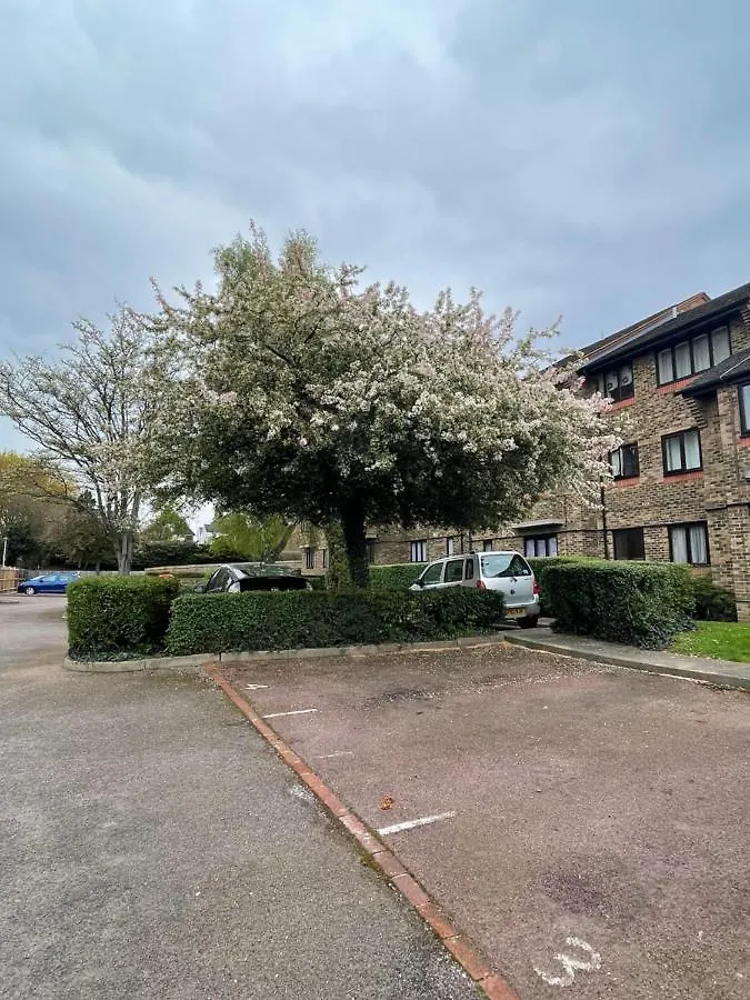 Grundy House Apartment Uxbridge